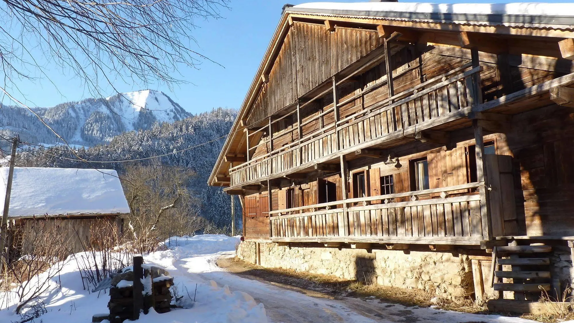 Warm And Stylish Boutique Lodge L'Etoile De Savoie Abondance 0*,  France